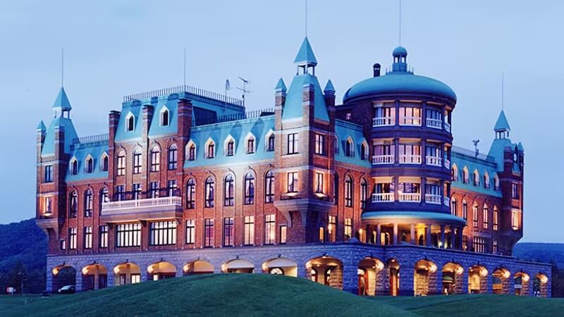 北海道にあるお城みたいなホテル「エーヴランドホテル」